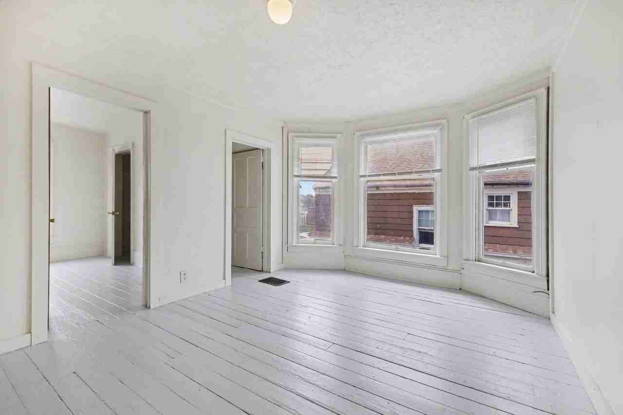 121 S Clay St - Photo 4 of 20