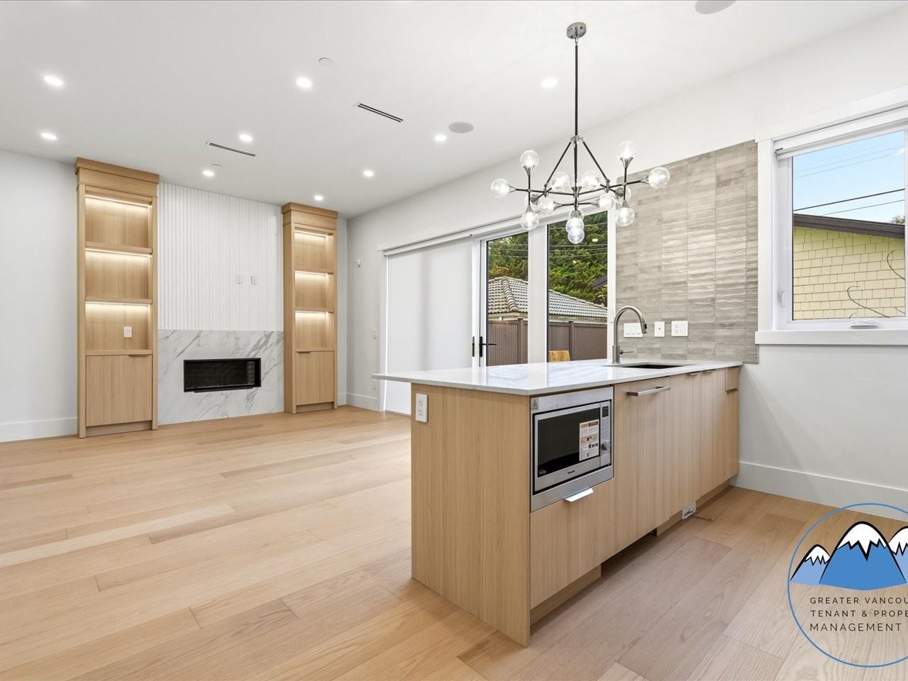 5883 Sophia Street 2 - Photo 2 of 29