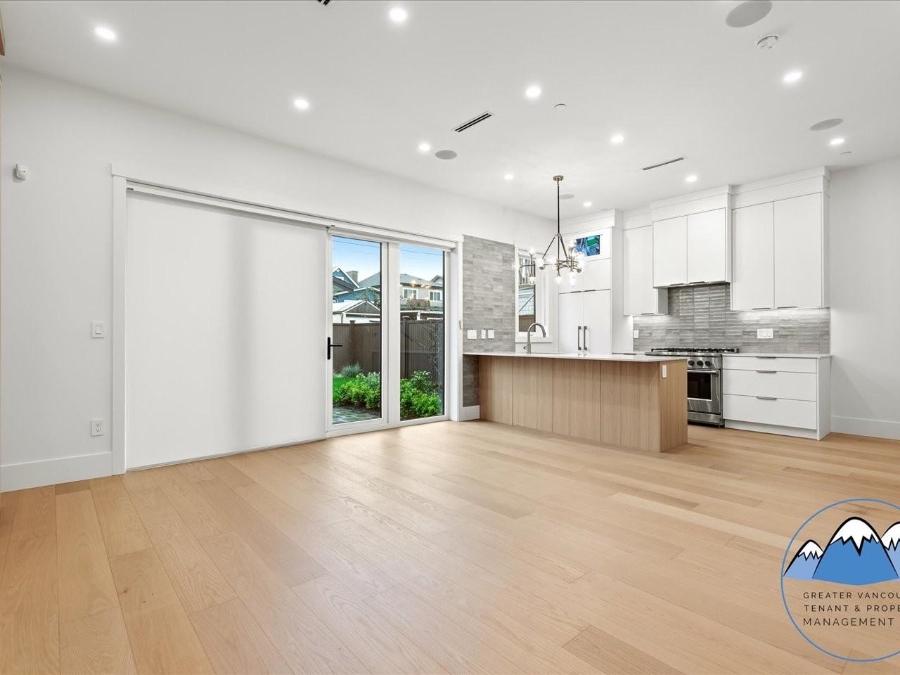 5883 Sophia Street 2 - Photo 6 of 29