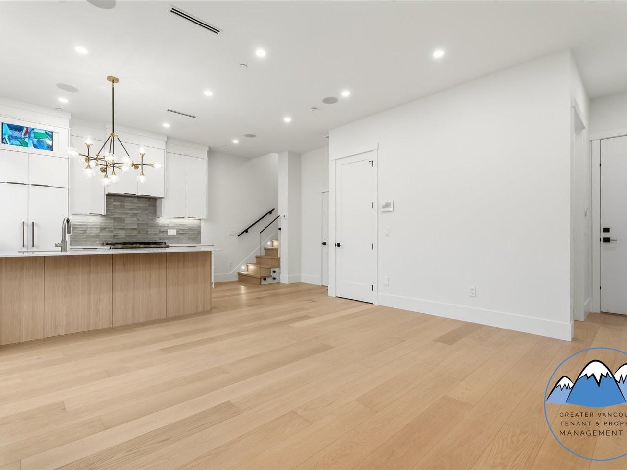 5883 Sophia Street 2 - Photo 7 of 29