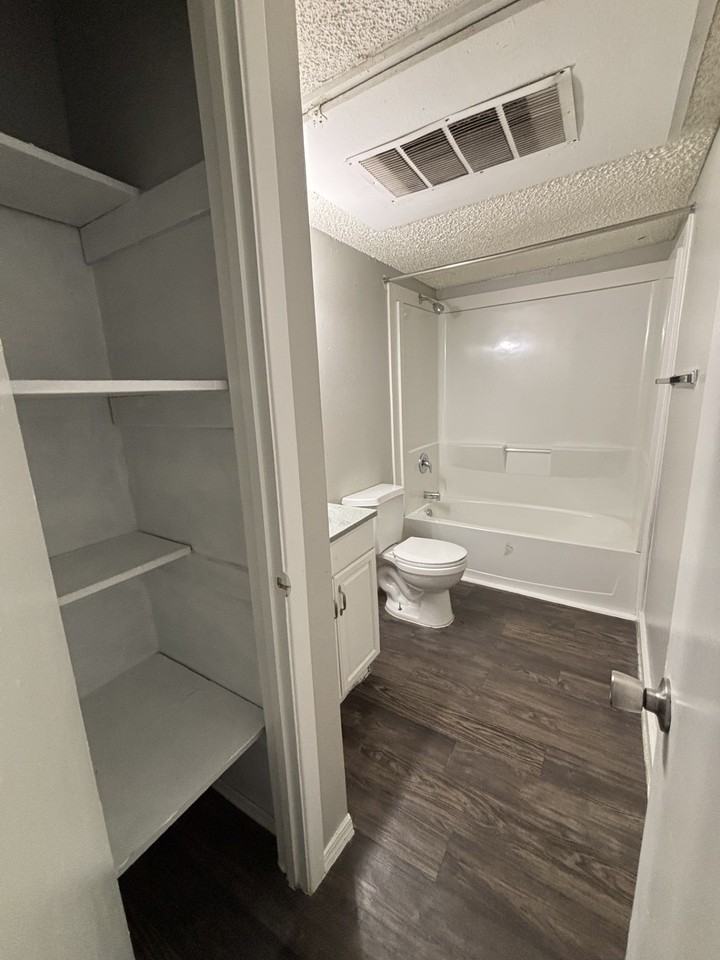 1609 W Schunior St #1406 - Photo 5 of 17