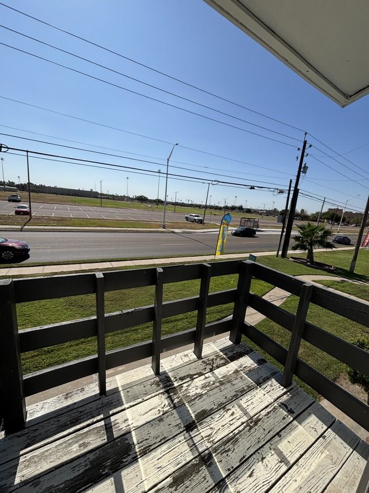 1609 W Schunior St #1406 - Photo 7 of 17