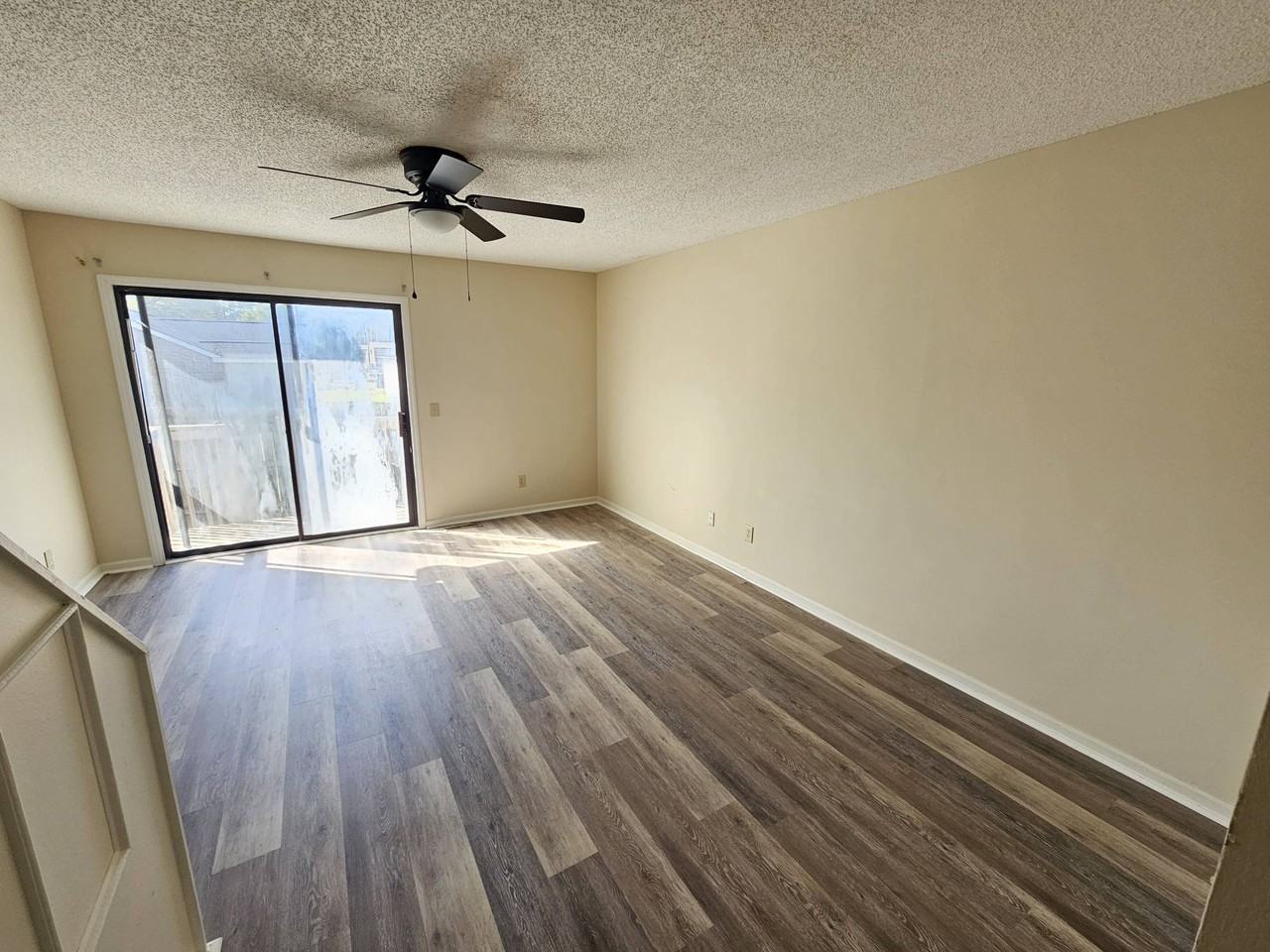 944 Glenn Street - C3units C1-C5 #C3 - Photo 2 of 8