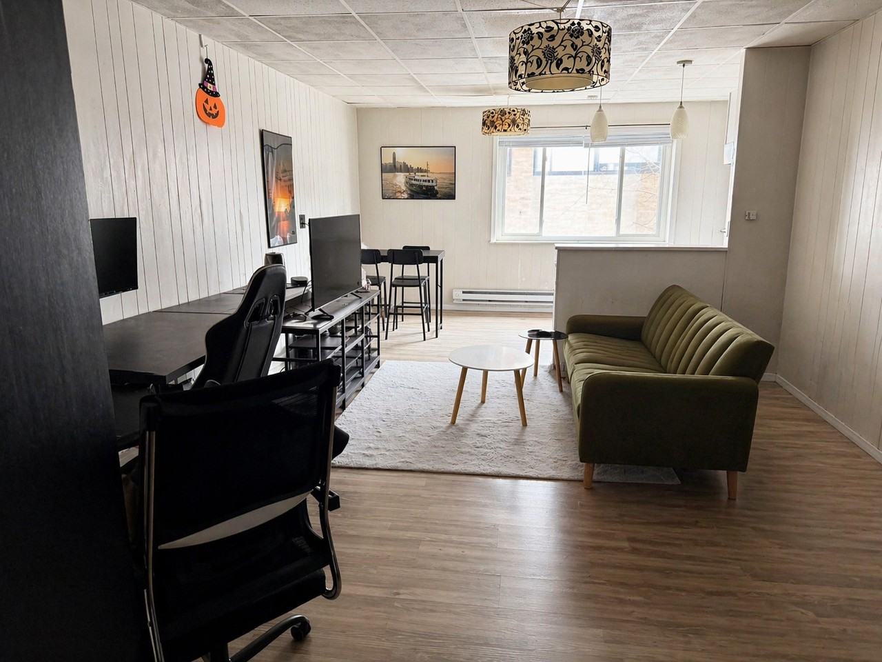 218 E State St #2 - Photo 2 of 5