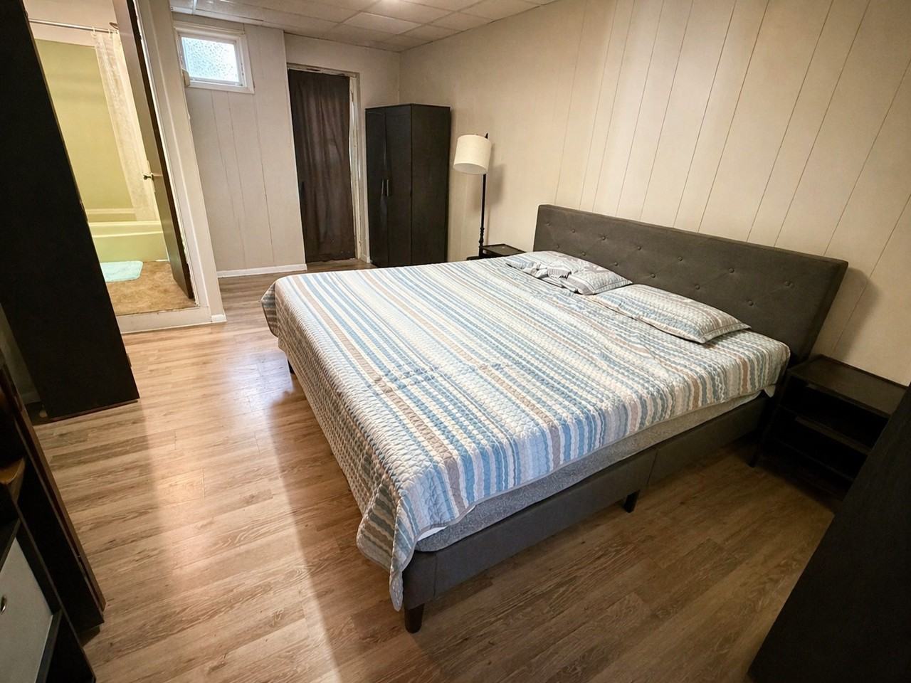 218 E State St #2 - Photo 3 of 5