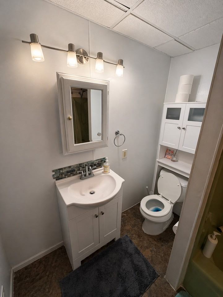 218 E State St #2 - Photo 4 of 5