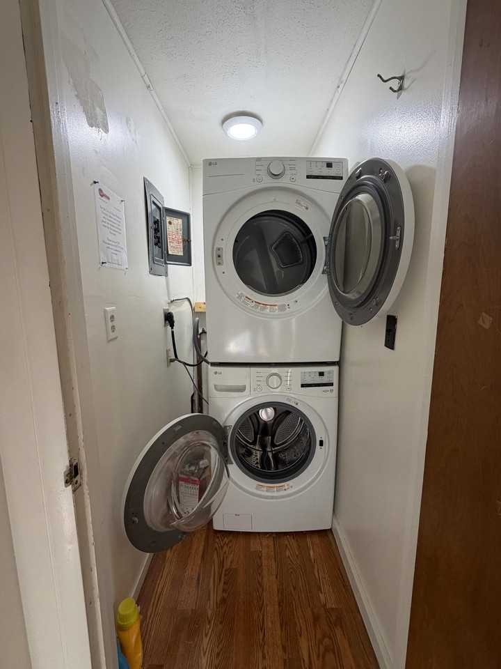 218 E State St #2 - Photo 5 of 5