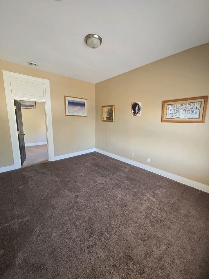 600 W Rogers St #3 - Photo 4 of 8