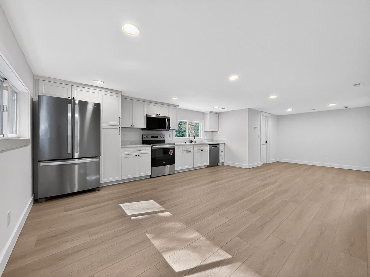 13337 30th Ave Ne #B - Photo 3 of 15