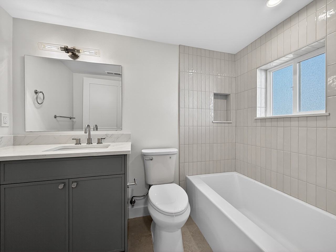 13337 30th Ave Ne #B - Photo 6 of 15