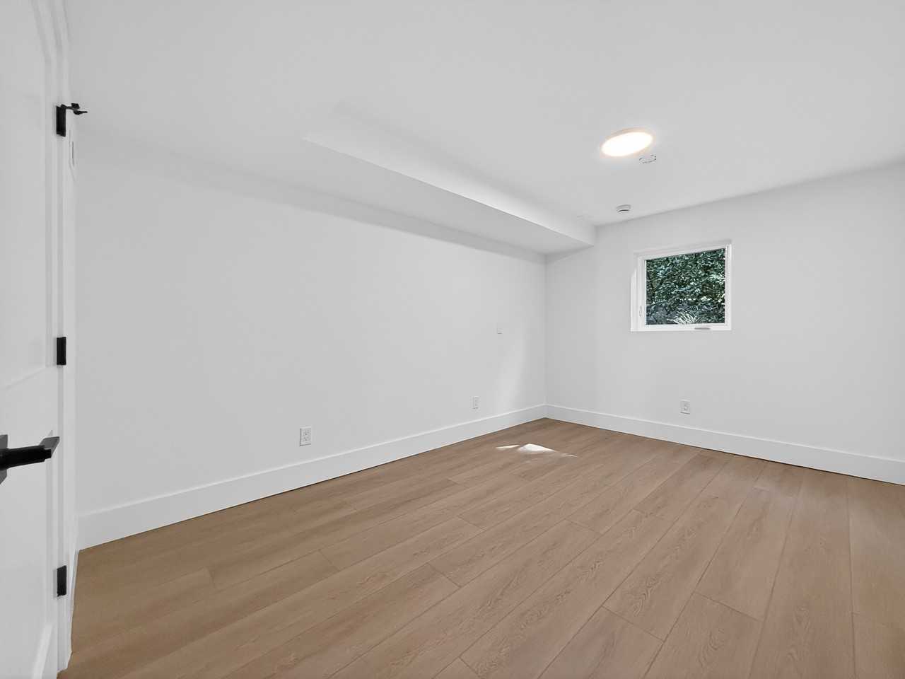 13337 30th Ave Ne #B - Photo 7 of 15