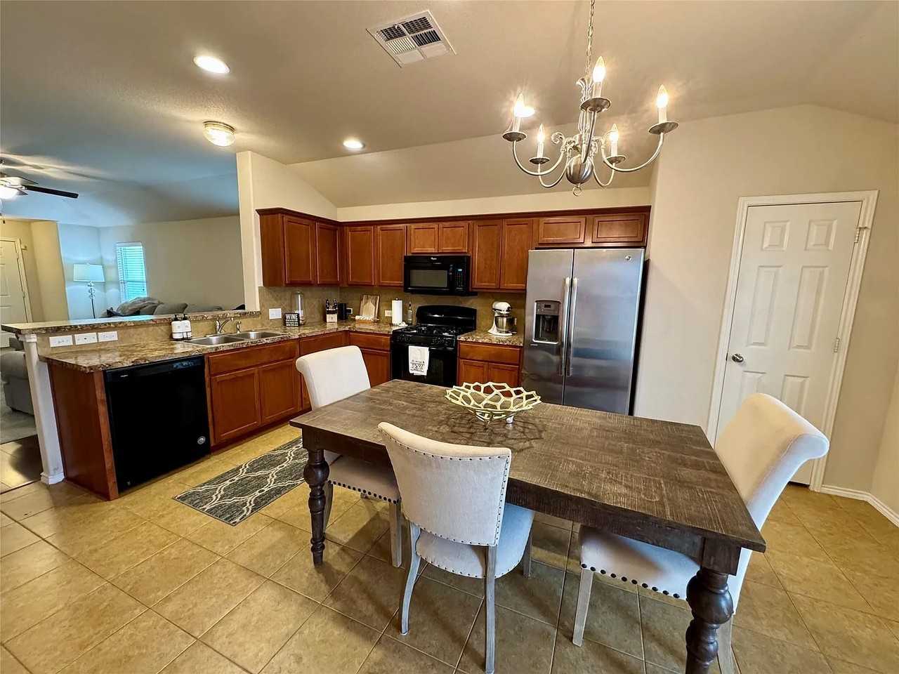 371 Nottingham Loop - Photo 5 of 24