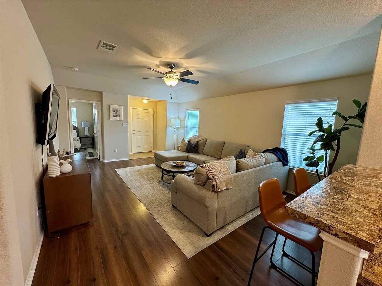 371 Nottingham Loop - Photo 7 of 24