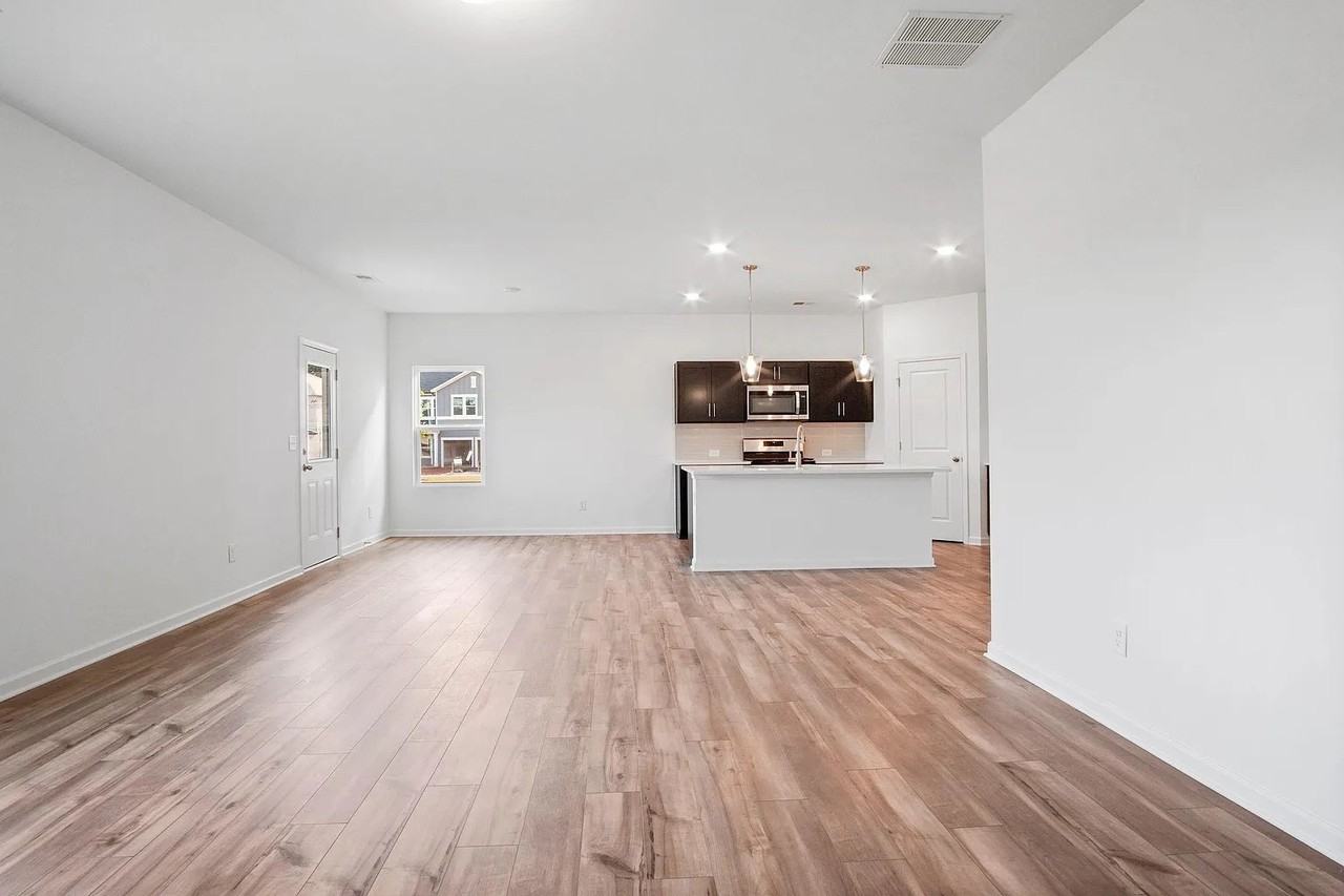 1005 Starmoss Ln - Photo 7 of 30