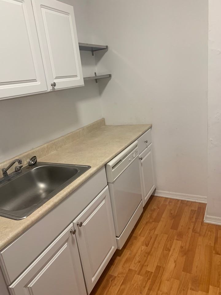 5132 Keystone St #5132 - Photo 3 of 11