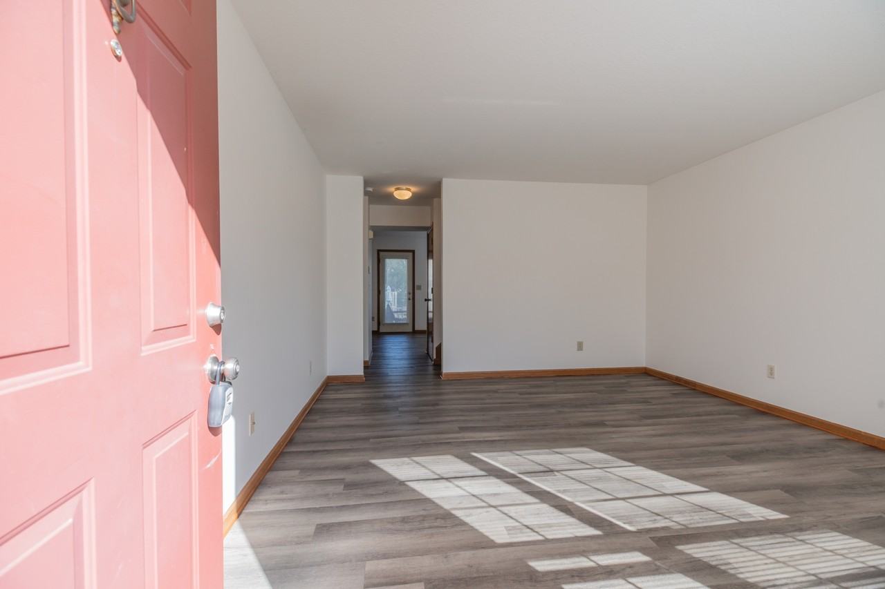 240 Richards Dr #1 - Photo 6 of 42