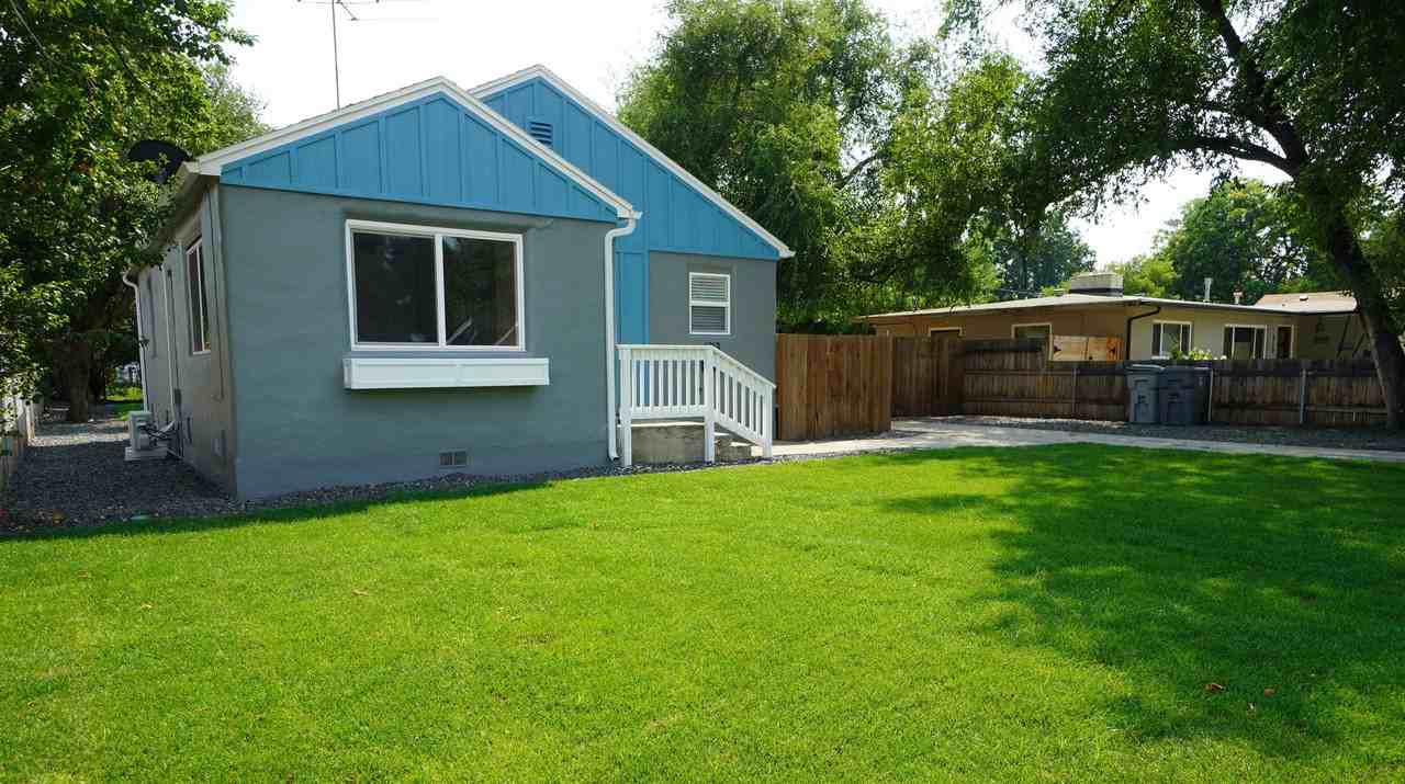 4213 W Clark St #1 - Photo 3 of 18