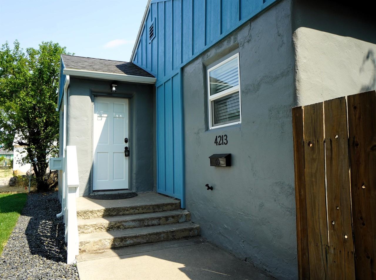 4213 W Clark St #1 - Photo 5 of 18