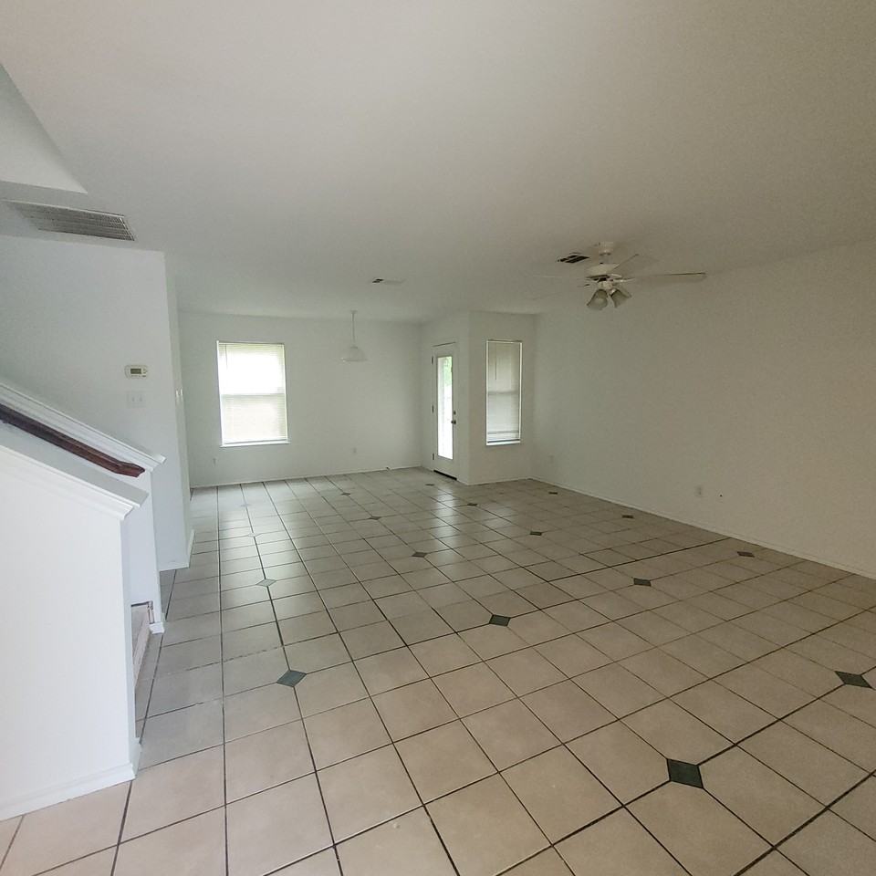 312 Alpine Dr #1 - Photo 3 of 8