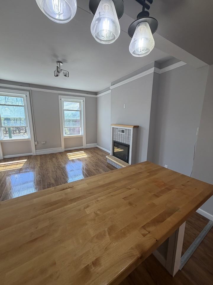 563 Congress St - Photo 6 of 17