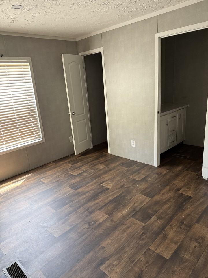 4455 Middle St #1 - Photo 4 of 5