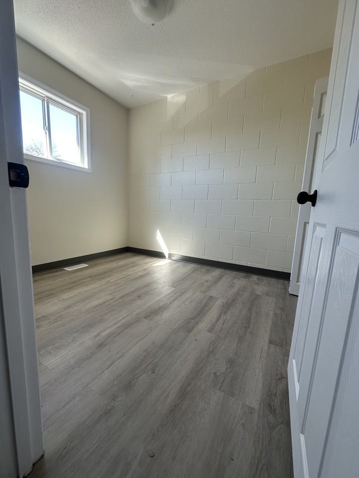 4300 47th Ave #2FURNISHED - Photo 3 of 7