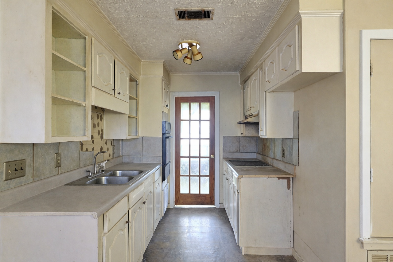 6605 George Washington Dr #1 - Photo 4 of 25