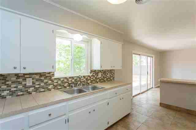 1915 S Pennsylvania Ave #1 - Photo 6 of 12