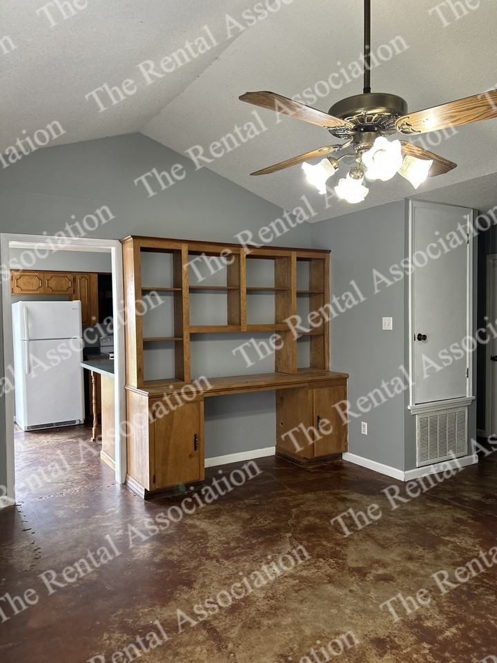 207 S Maple St #1 - Photo 7 of 12