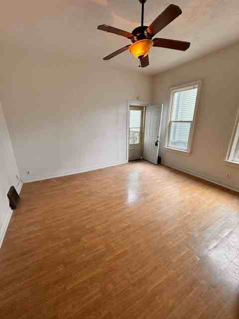 908 Main St #3 - Photo 3 of 12