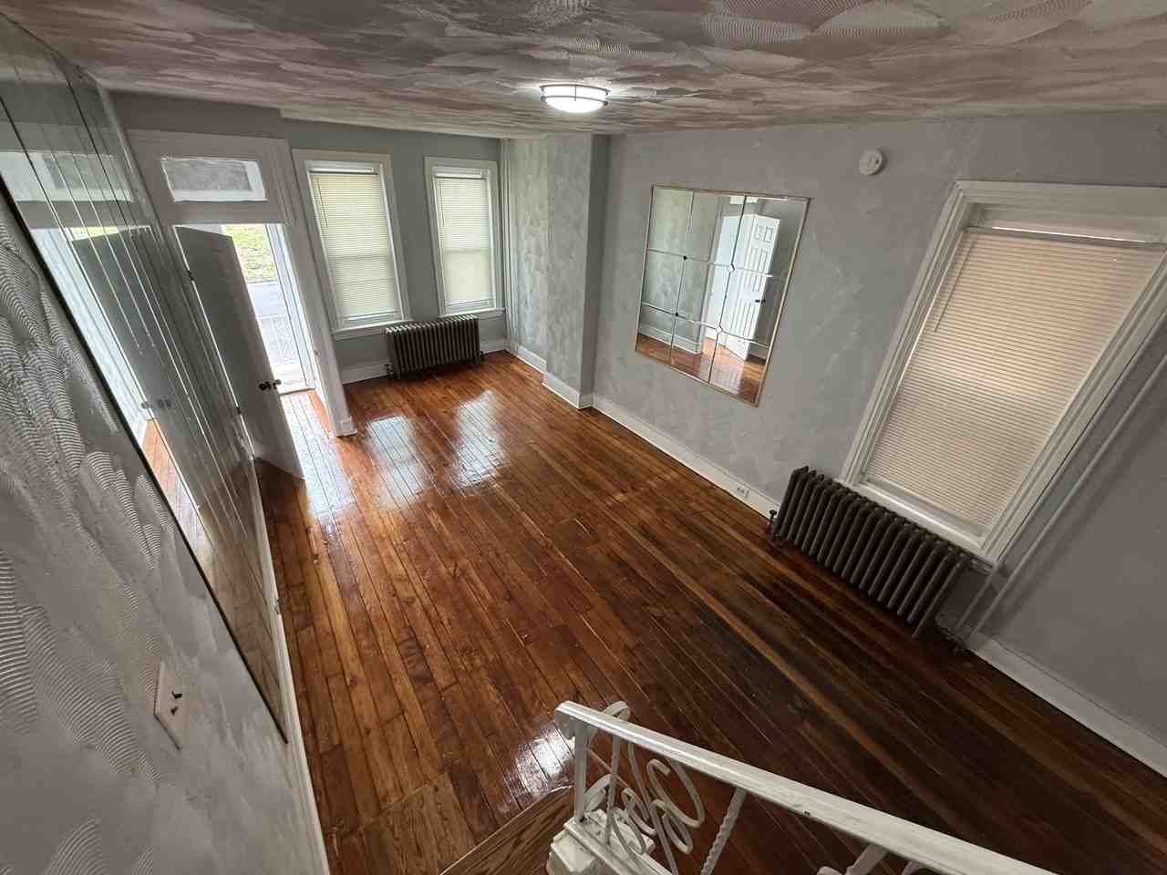 920 Newton Ave #1 - Photo 3 of 16