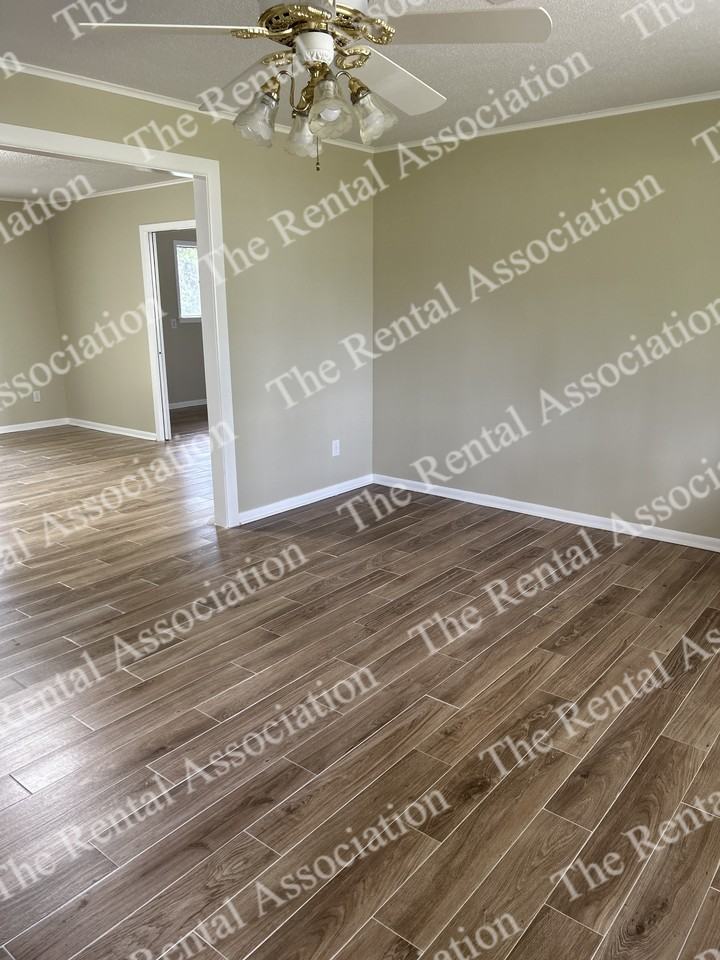 1801 Roosevelt Dr #1 - Photo 3 of 14