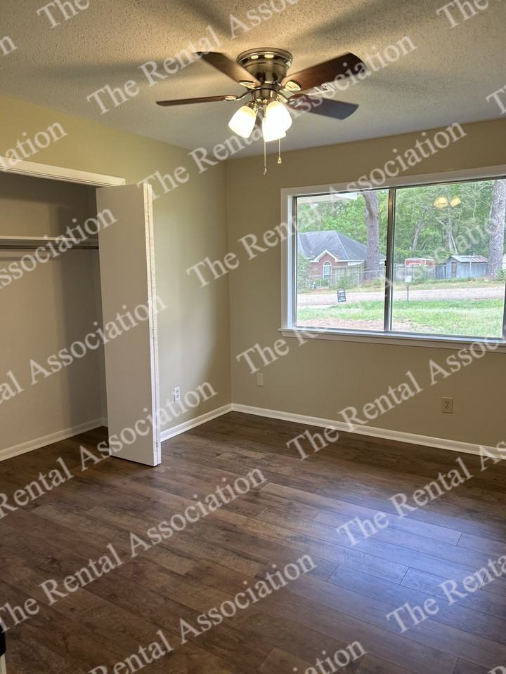 1801 Roosevelt Dr #1 - Photo 7 of 14