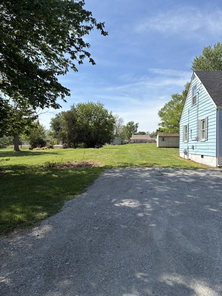 1022 Virginia Ave #1 - Photo 2 of 31