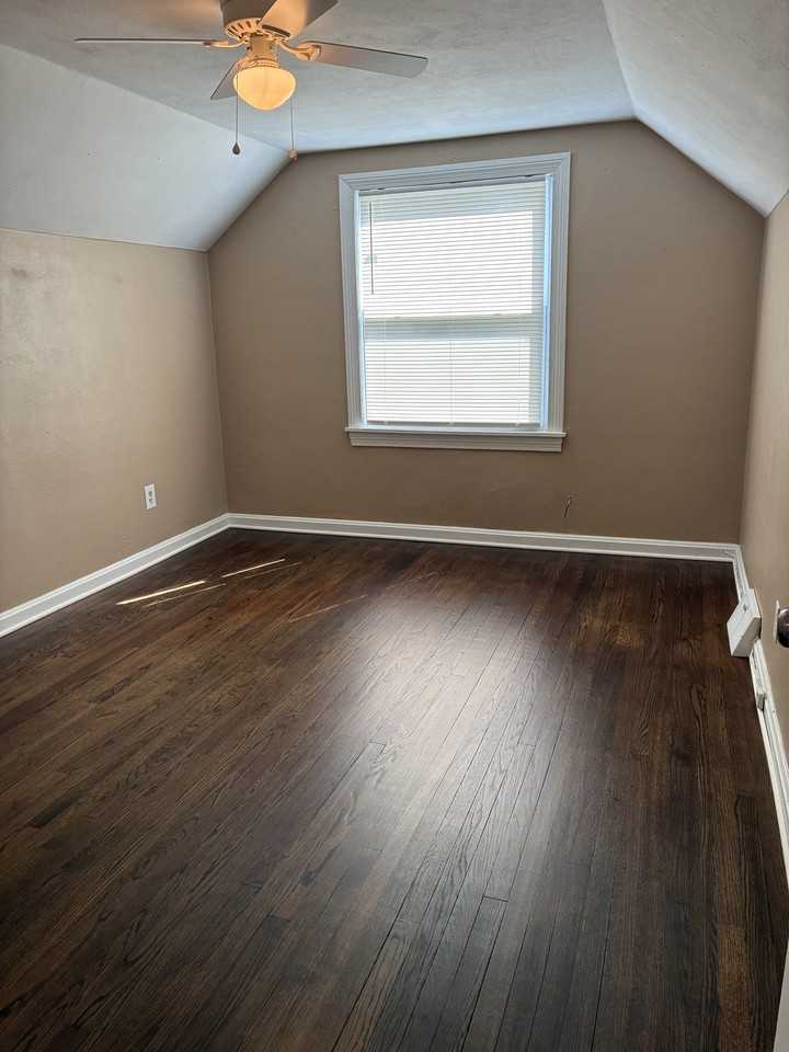 1022 Virginia Ave #1 - Photo 5 of 31