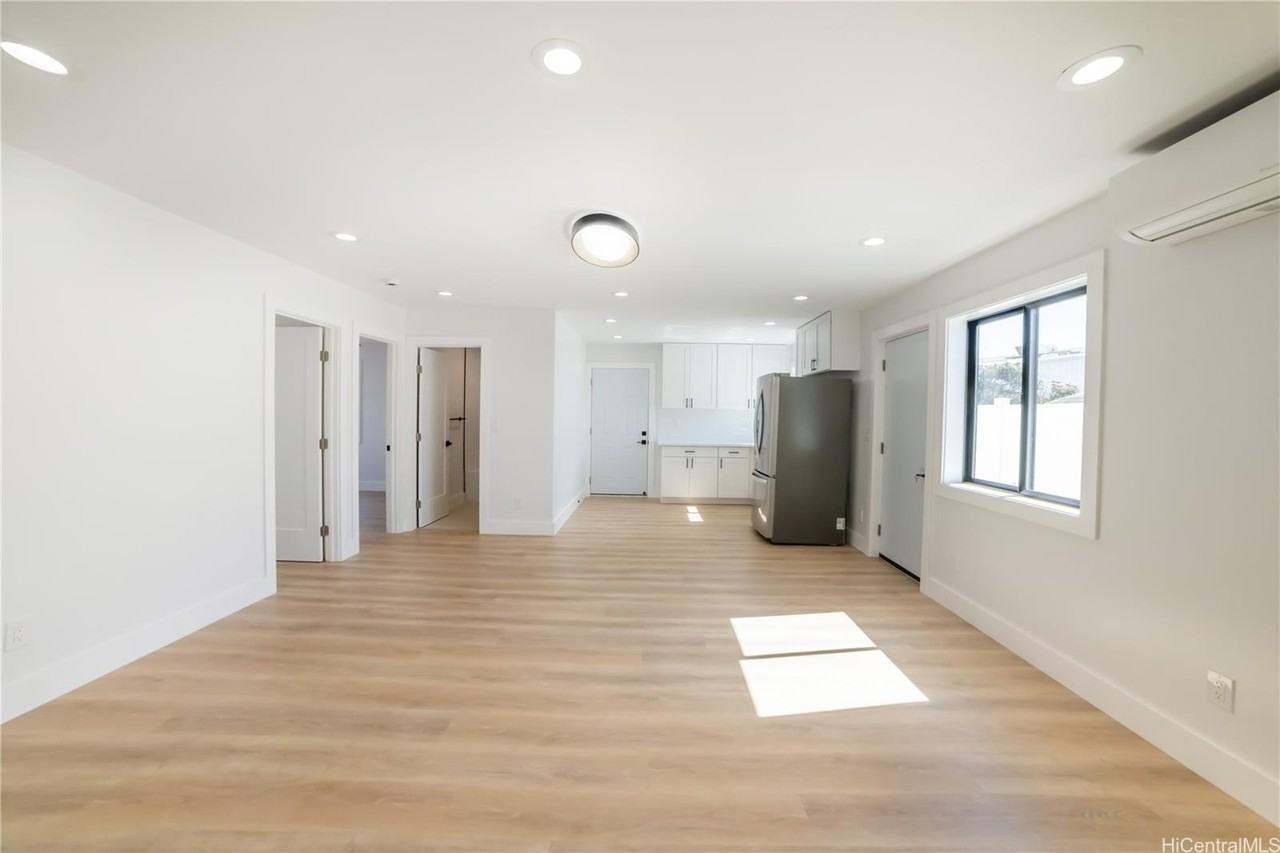 1091 Puu Alani Way #1 - Photo 4 of 22