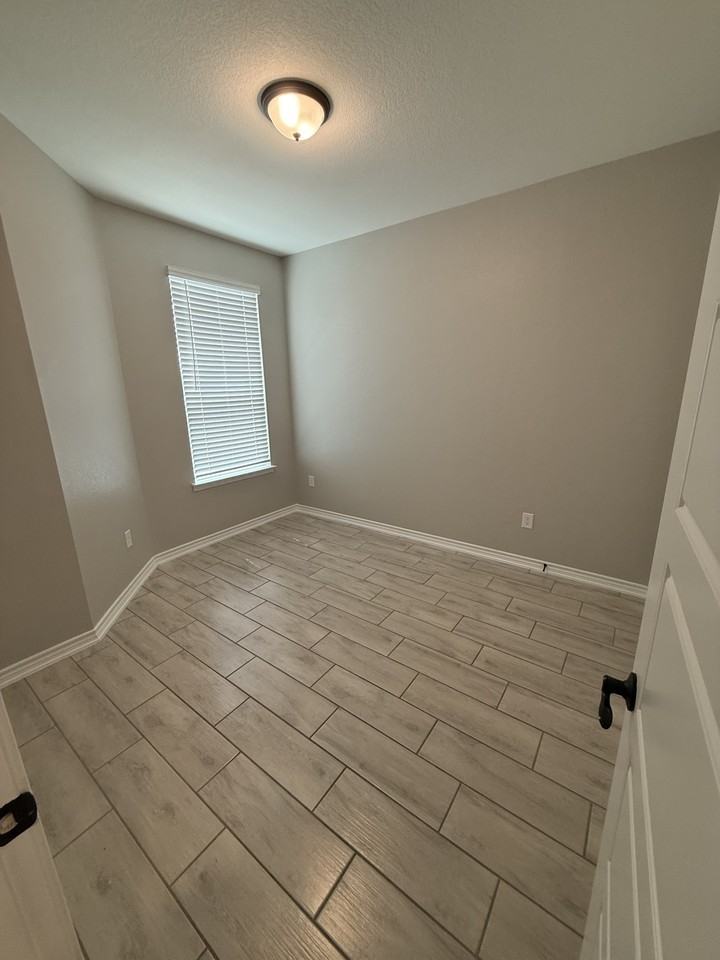 15223 Liberty Sta #1 - Photo 5 of 14