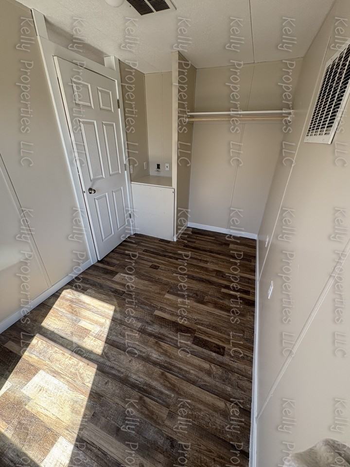 510 33rd Ave Nw - Photo 3 of 4