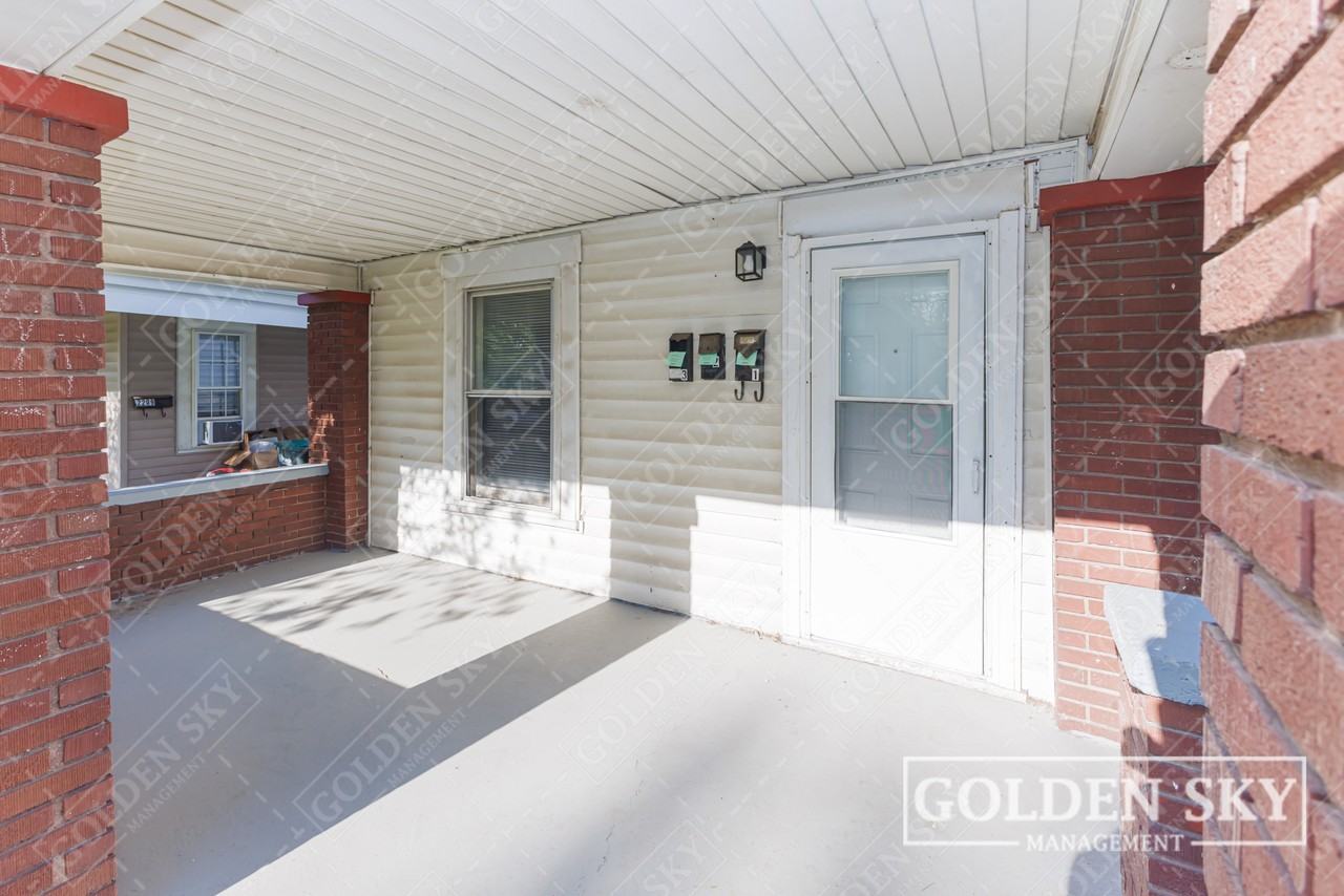 2207 South Walnut Street - 1Unit 1 #1 - Photo 2 of 9