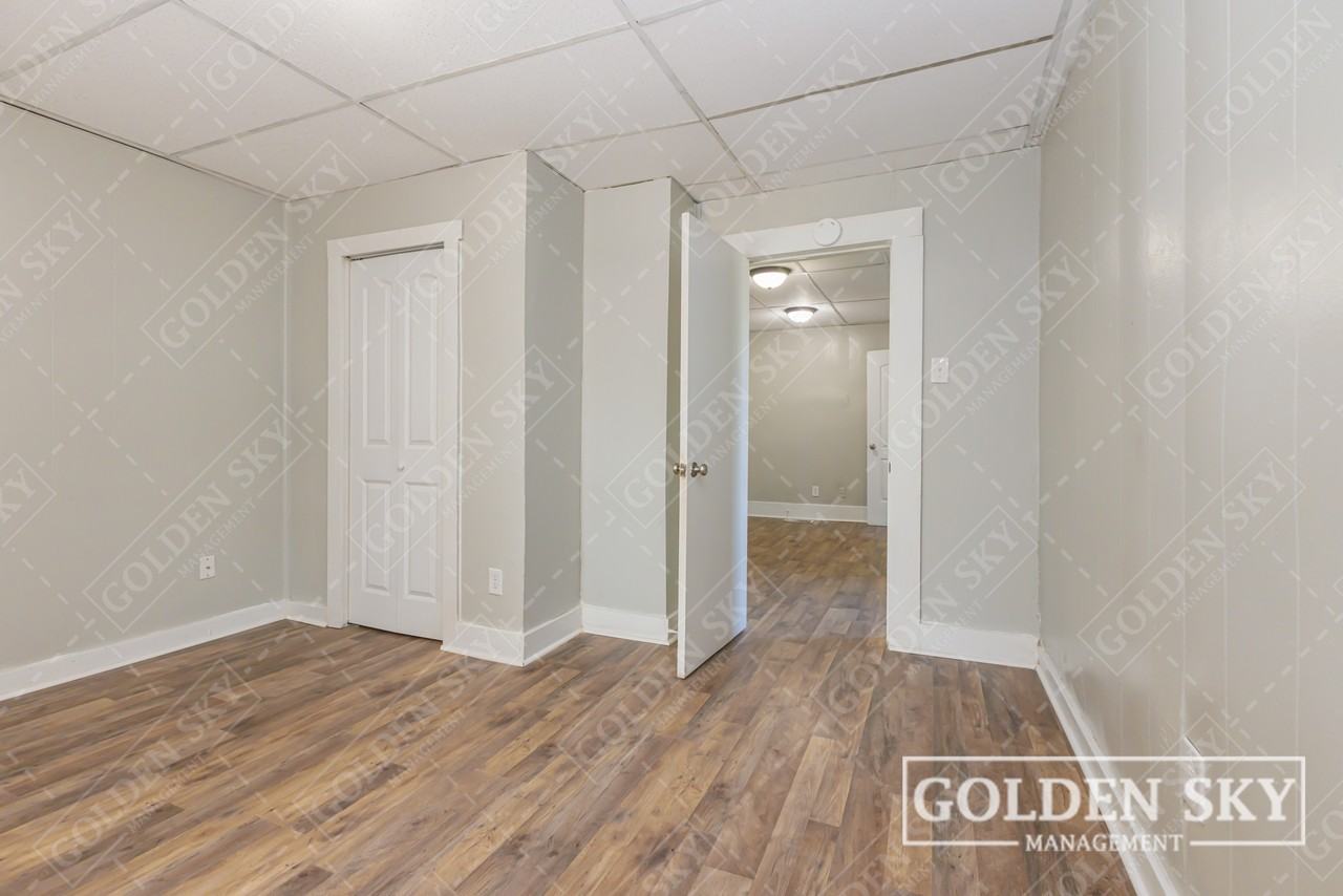 2207 South Walnut Street - 1Unit 1 #1 - Photo 5 of 9