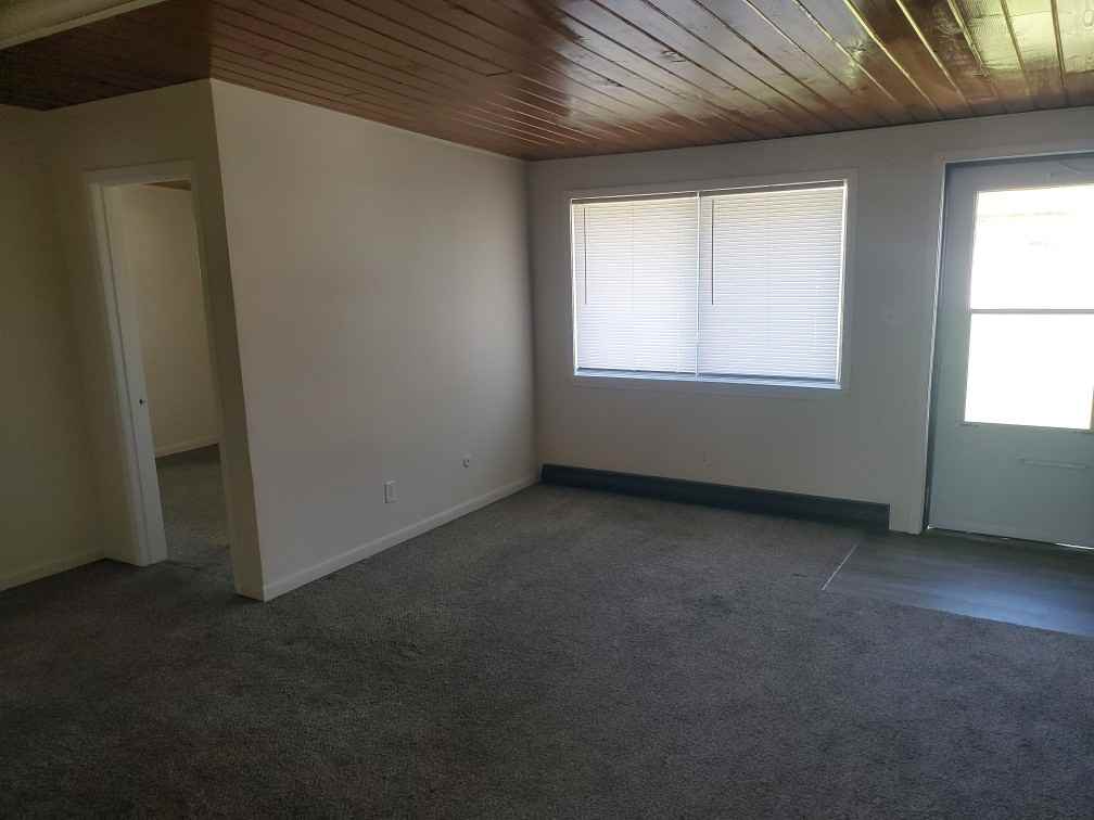 1308 E 12th St #1C - Photo 7 of 12