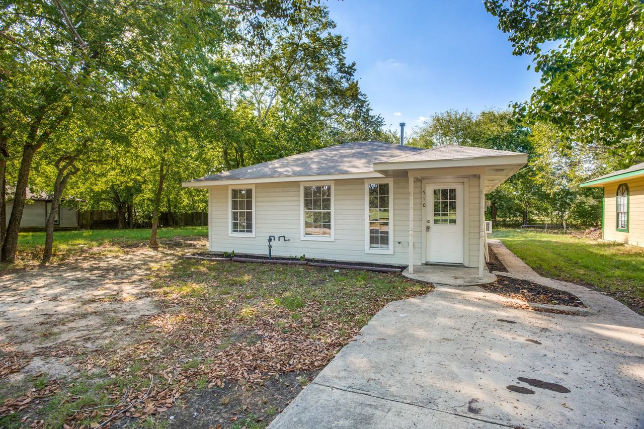 510 Frazier St #1 - Photo 4 of 13