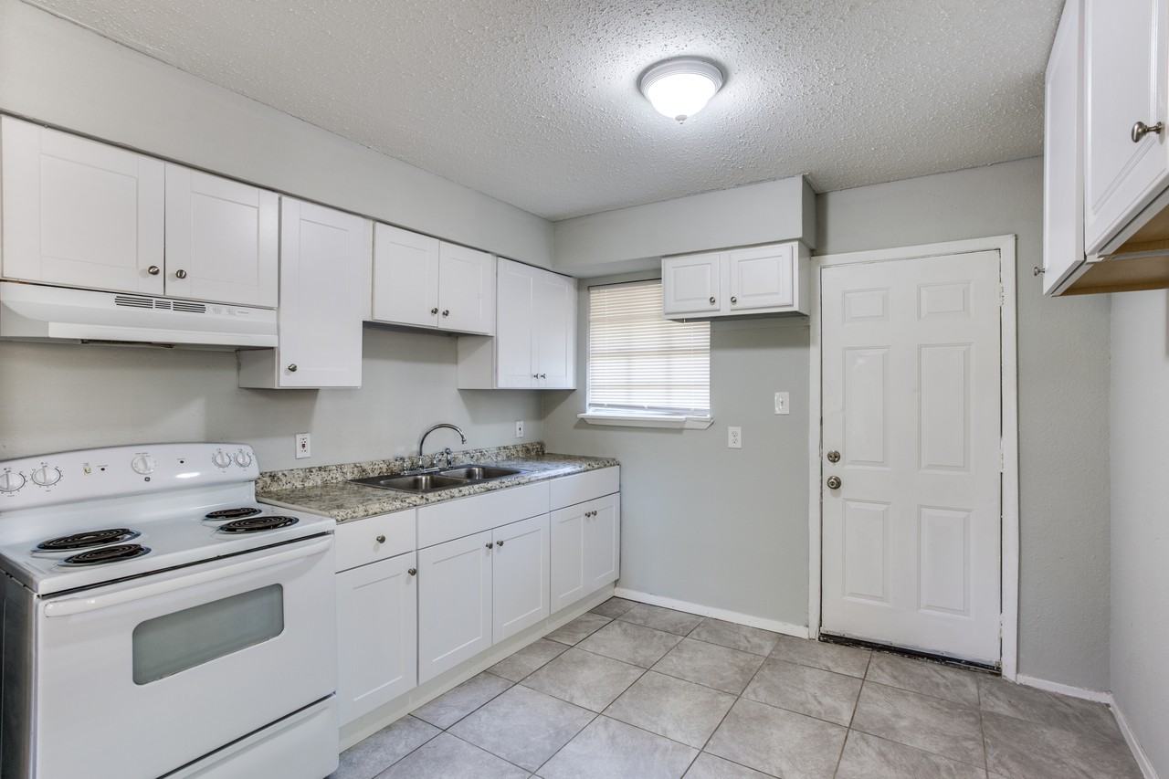 510 Frazier St #1 - Photo 7 of 13