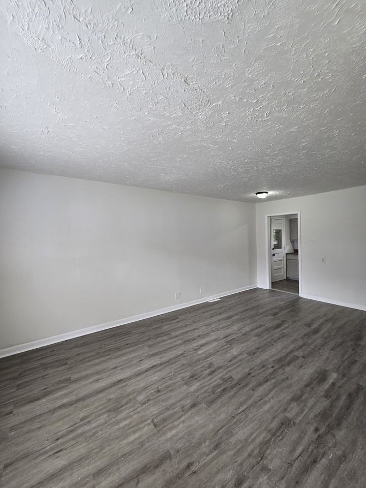 1040 N Volutsia Ave #1 - Photo 4 of 25