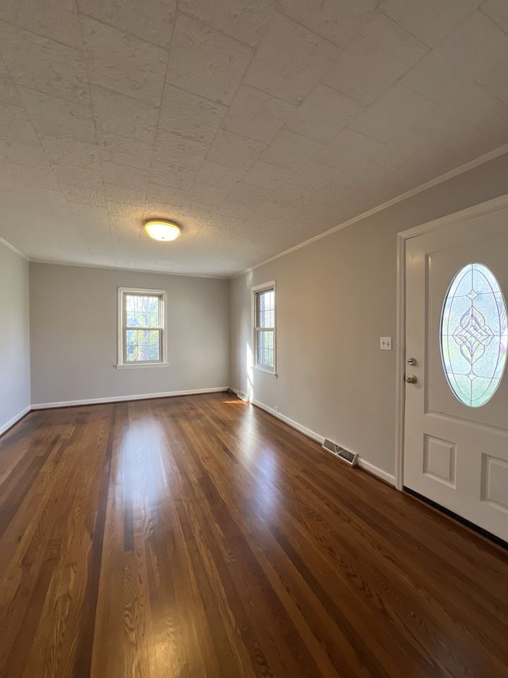 4033 Sparta Rd #1 - Photo 5 of 10