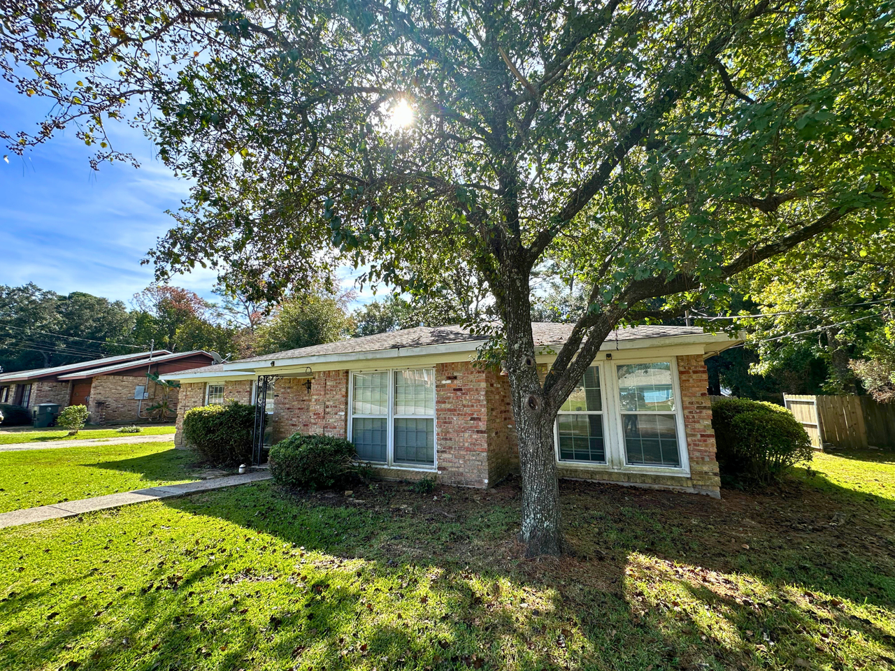 110 Windsor Dr - Photo 4 of 29