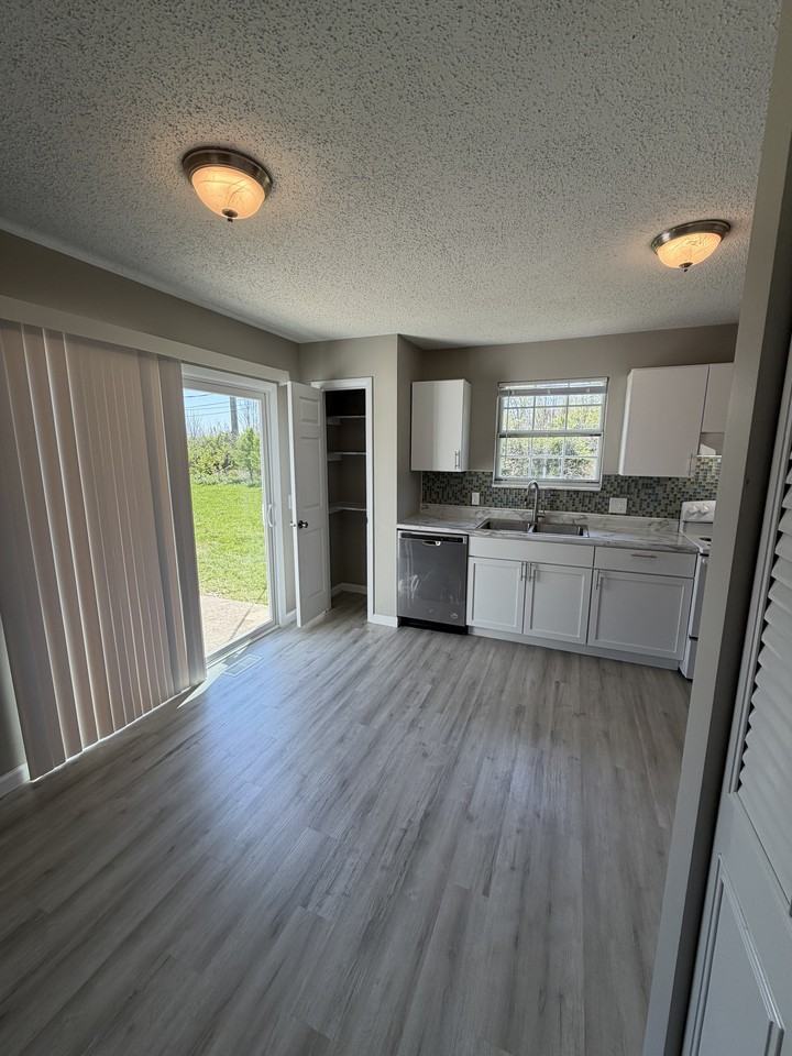 1909 E Florida Ave #A - Photo 4 of 21