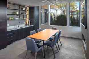 3956 N Vancouver Ave - Photo 1 of 1