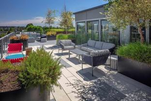 3956 N Vancouver Ave - Photo 1 of 1