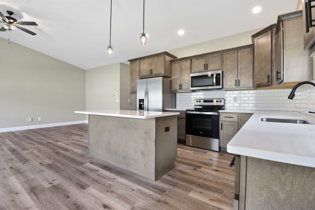 1608 Delane Dr #1608B - Photo 4 of 13